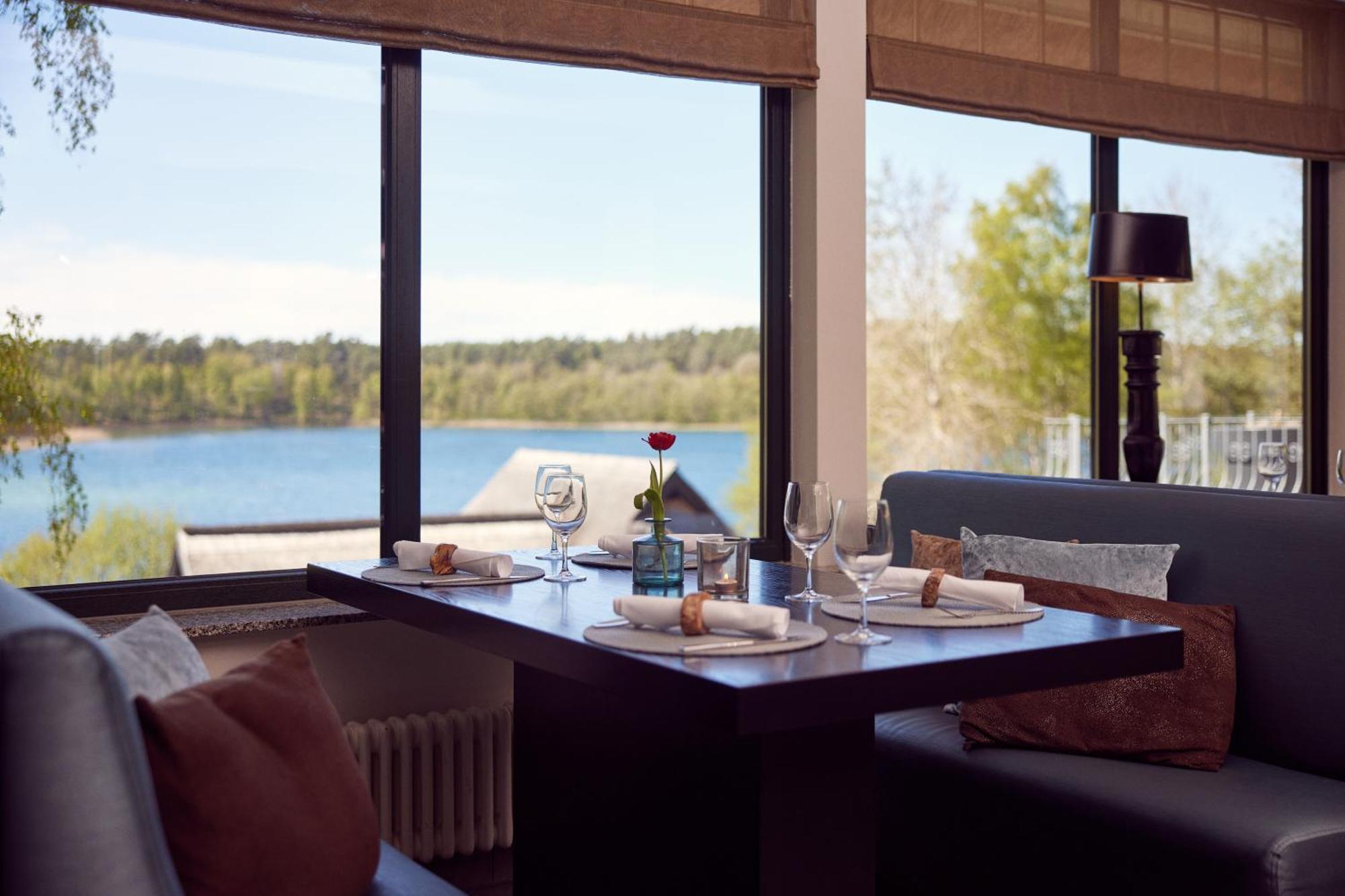 Van Der Valk Naturresort Drewitz Nossentiner Huette エクステリア 写真
