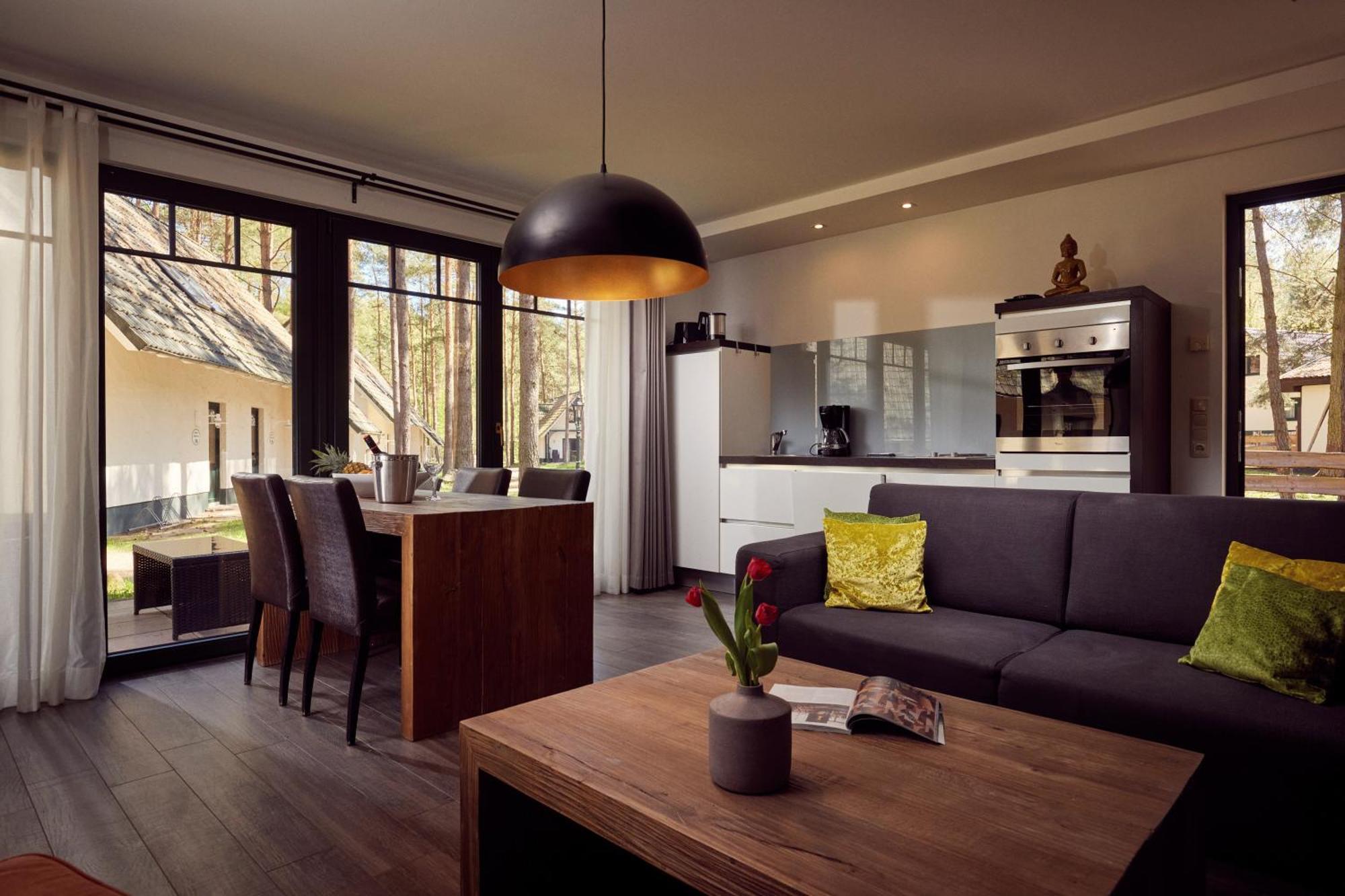 Van Der Valk Naturresort Drewitz Nossentiner Huette エクステリア 写真