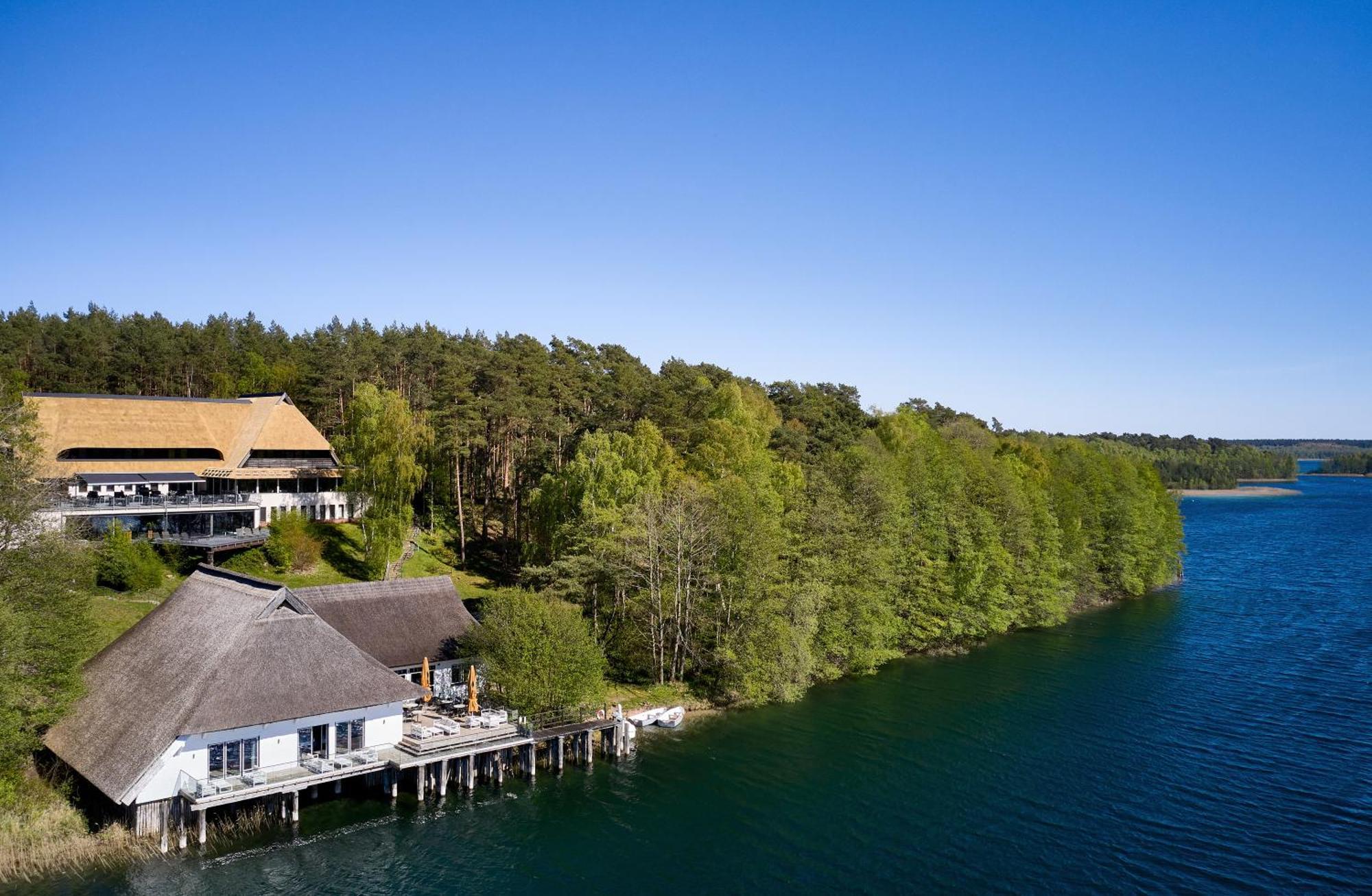 Van Der Valk Naturresort Drewitz Nossentiner Huette エクステリア 写真