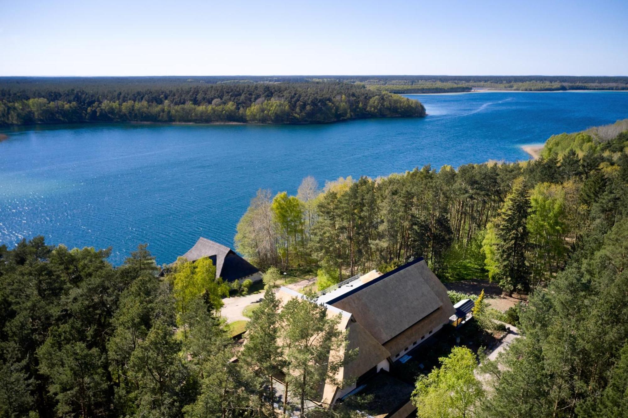 Van Der Valk Naturresort Drewitz Nossentiner Huette エクステリア 写真