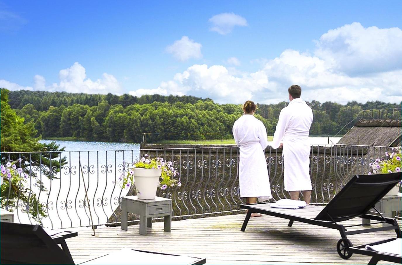 Van Der Valk Naturresort Drewitz Nossentiner Huette エクステリア 写真