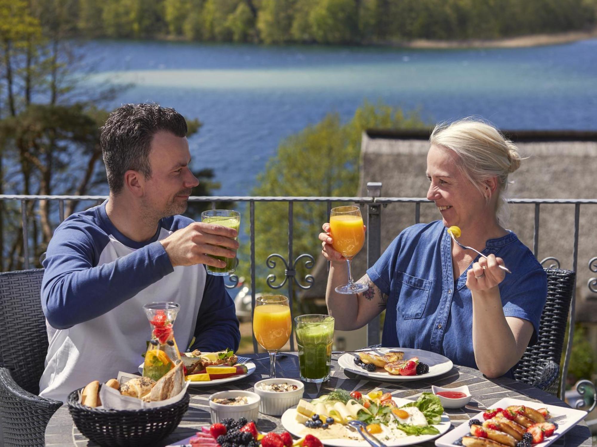 Van Der Valk Naturresort Drewitz Nossentiner Huette エクステリア 写真